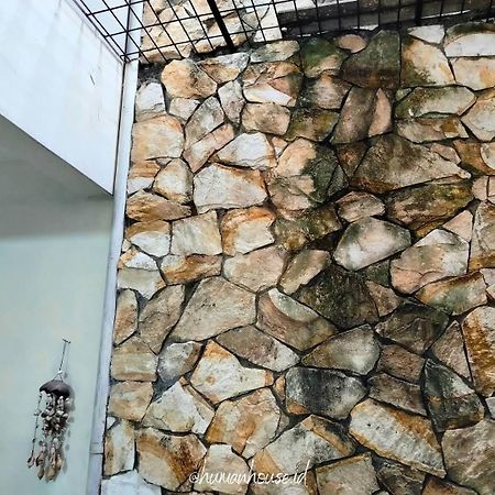 Human House Bed & Breakfast Surabaya Exterior photo
